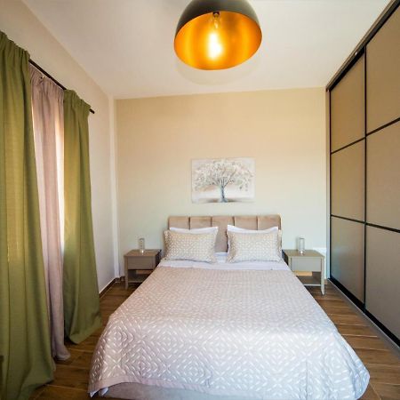 Syrene Luxury Suites Ermoupoli Ngoại thất bức ảnh
