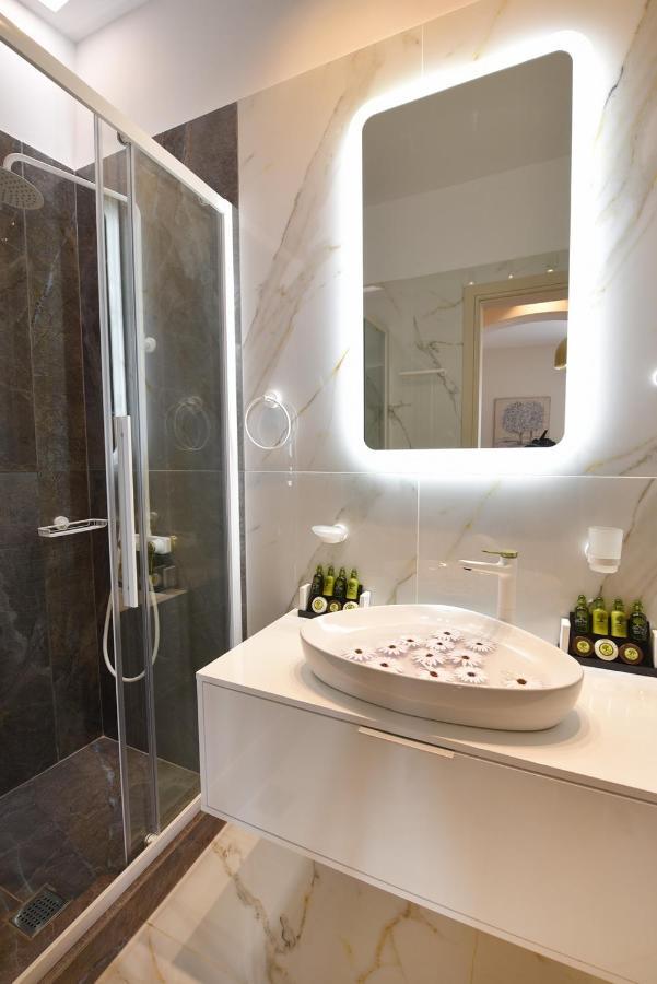 Syrene Luxury Suites Ermoupoli Ngoại thất bức ảnh