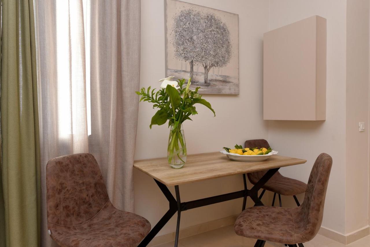 Syrene Luxury Suites Ermoupoli Ngoại thất bức ảnh
